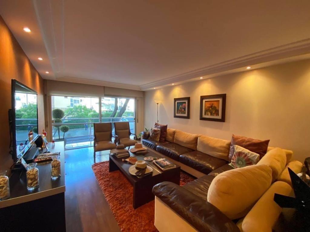 Pocitos Nuevo, proximo Rambla, 158 m2 , 3 dormitorios, reci