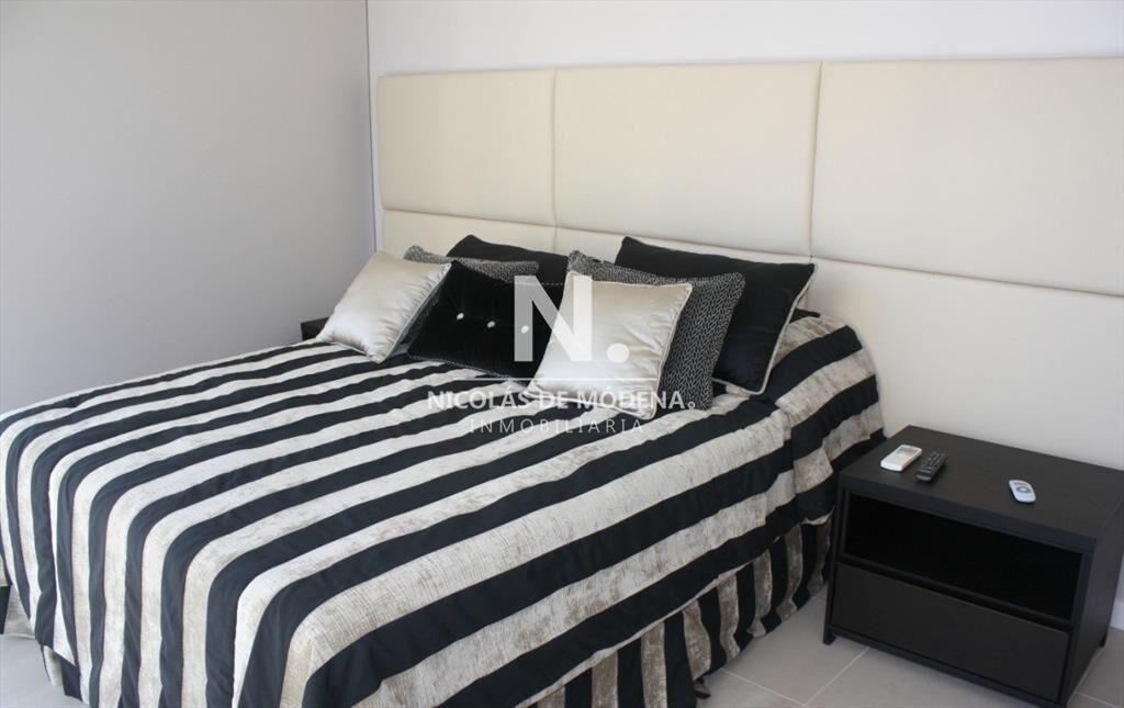 Apartamento de 3 dormitorios en Suite en Edificio