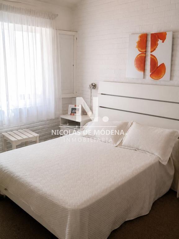 Casa de 5 dormitorios, con piscina y parrillero