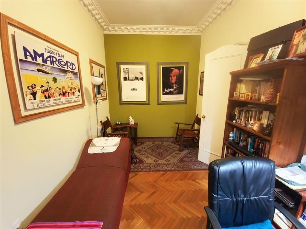 Venta apto 4 dorm 3 baños garage y patio en Centro