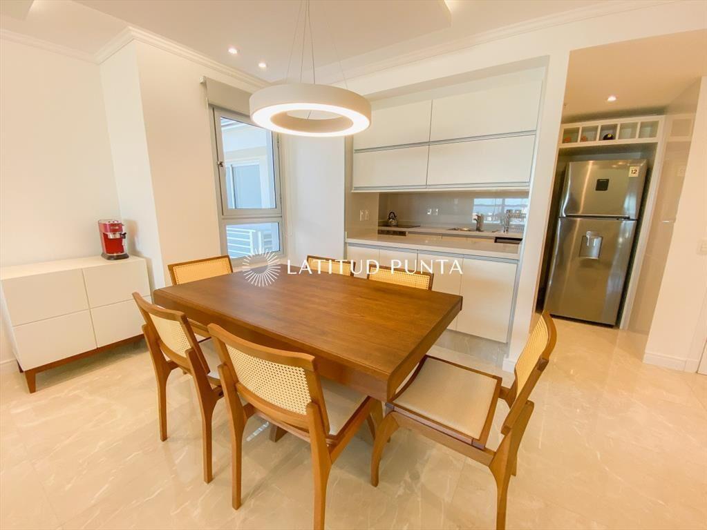 Pent House en Mansa, 3 dormitorios y parrillero