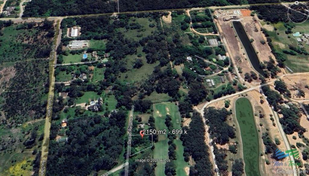 Venta de terreno de 2500 m2 en Barrio Golf Punta
