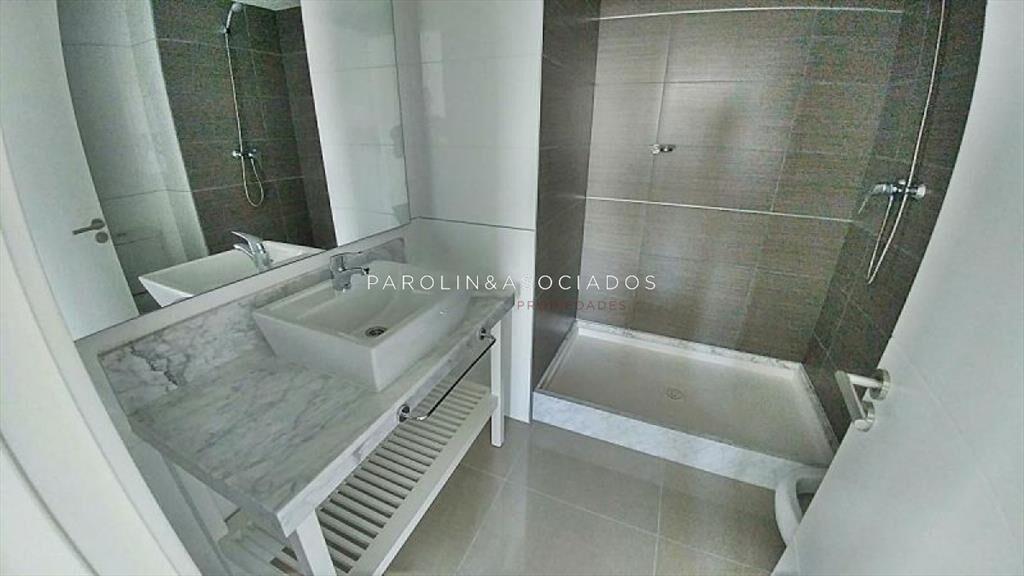 Apartamento en venta de 1 dormitorio en Torre One, Punta de