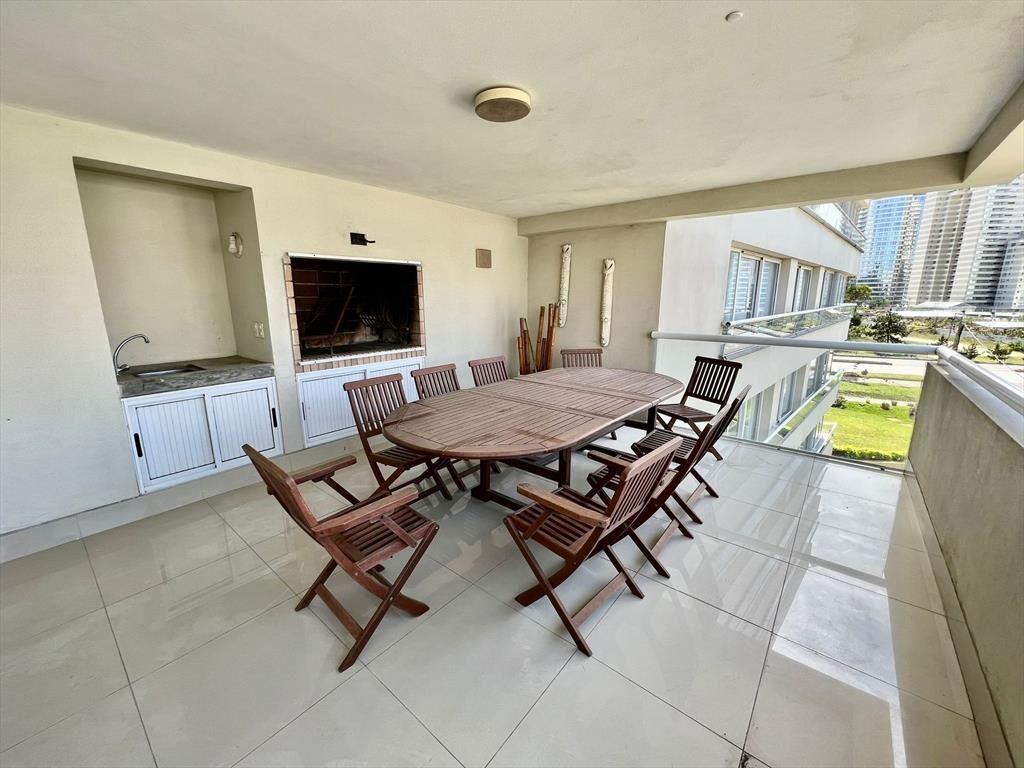 APARTAMENTO EN VENTA 4 DORMITORIOS CON PARRILLERO