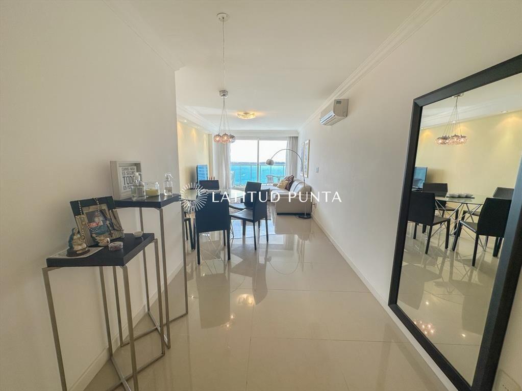 Apartamento en Casino Tower, 2 dormitorios y