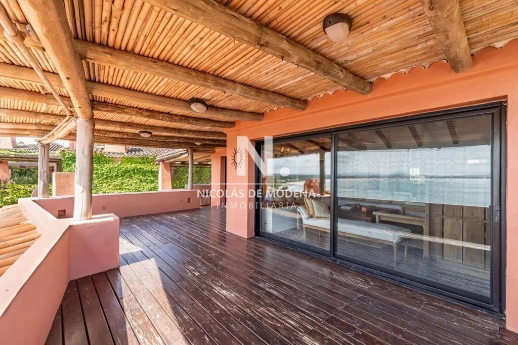 En venta apartamento de 3 dormitorios en Punta