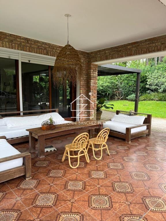 Casa en Punta del Este, Lugano