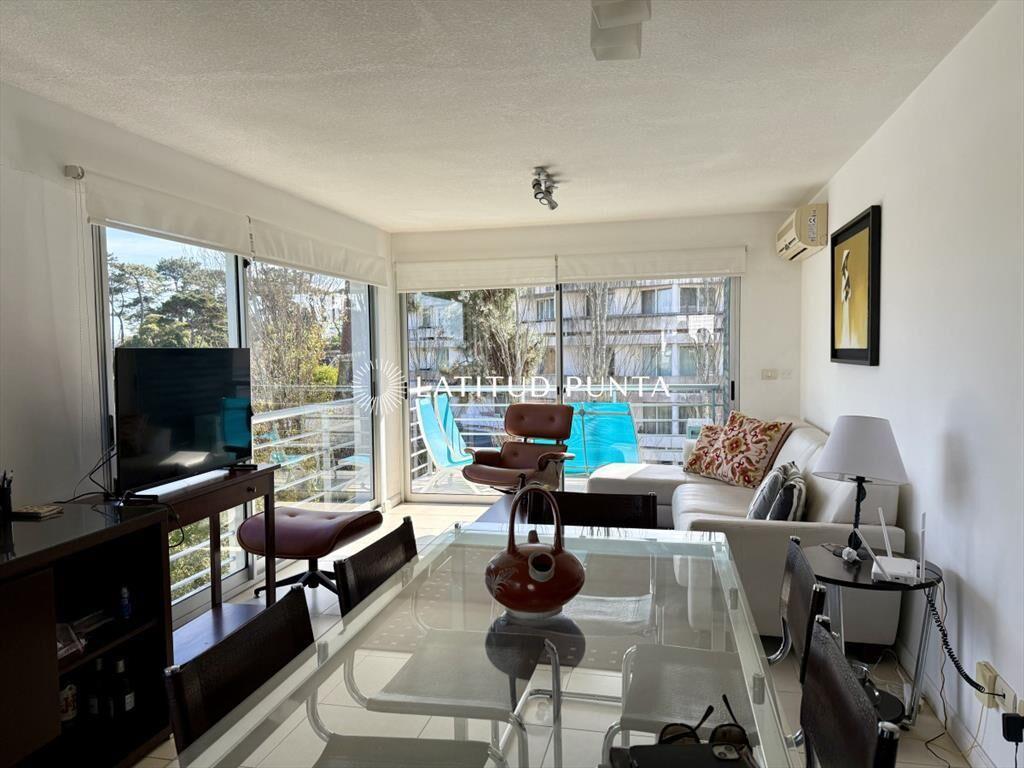 Apartamento en Mansa, 3 dormitorios, parrillero