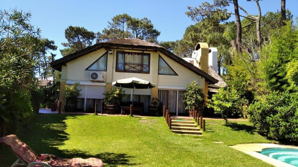 Casa en venta de 3 dormitorios c/ cochera en Pinares
