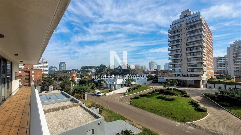 Apartamento de 2 dormitorios en venta en Punta