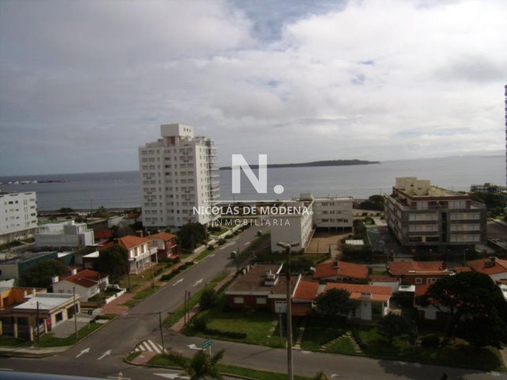 Apartamento en venta de 2 dormitorios en Punta Del Este