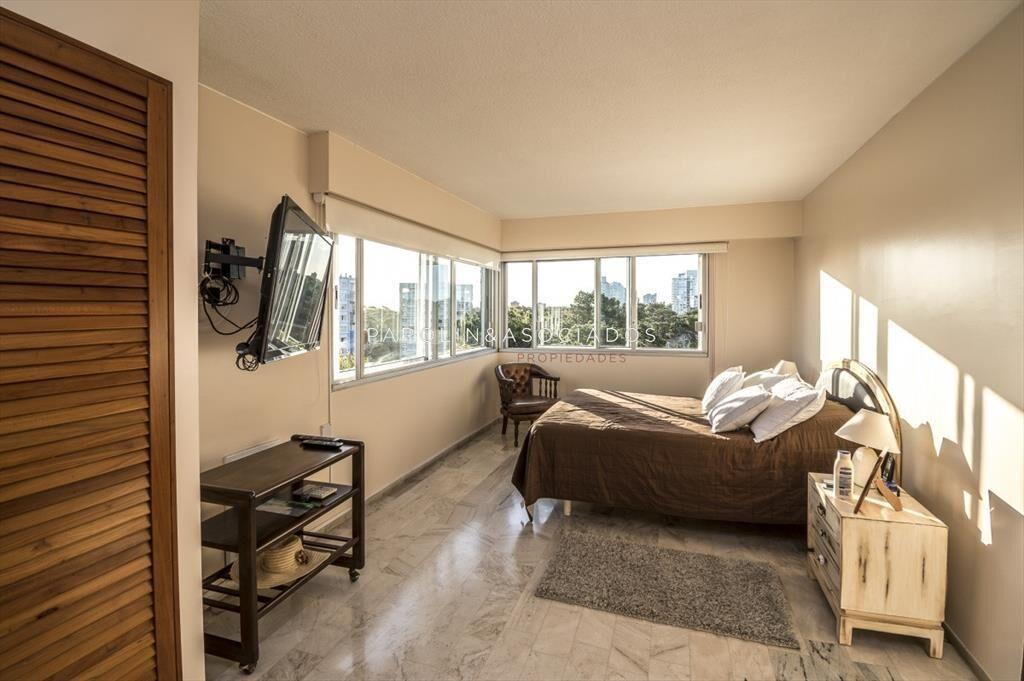 Apartamento de 3 dormitorios en venta Roosevelt