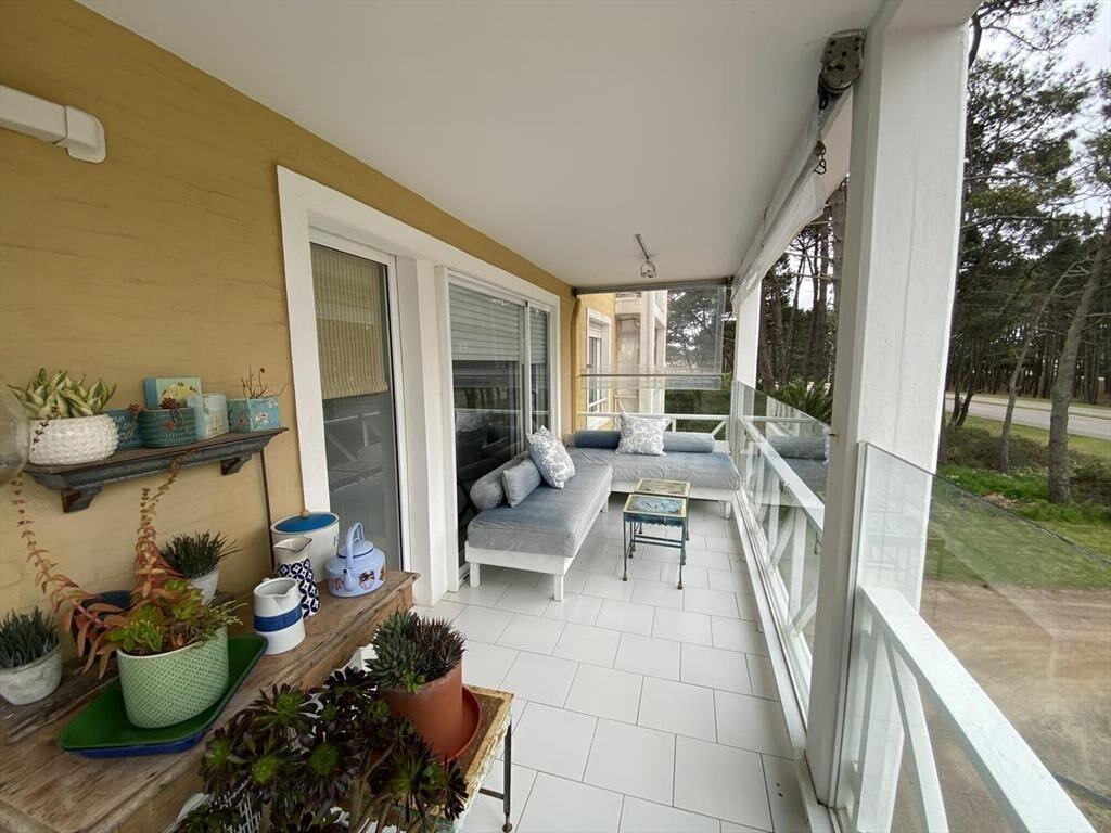 Rambla de la Brava, casi la Barra, 110 m2 , 2 dormitorios,
