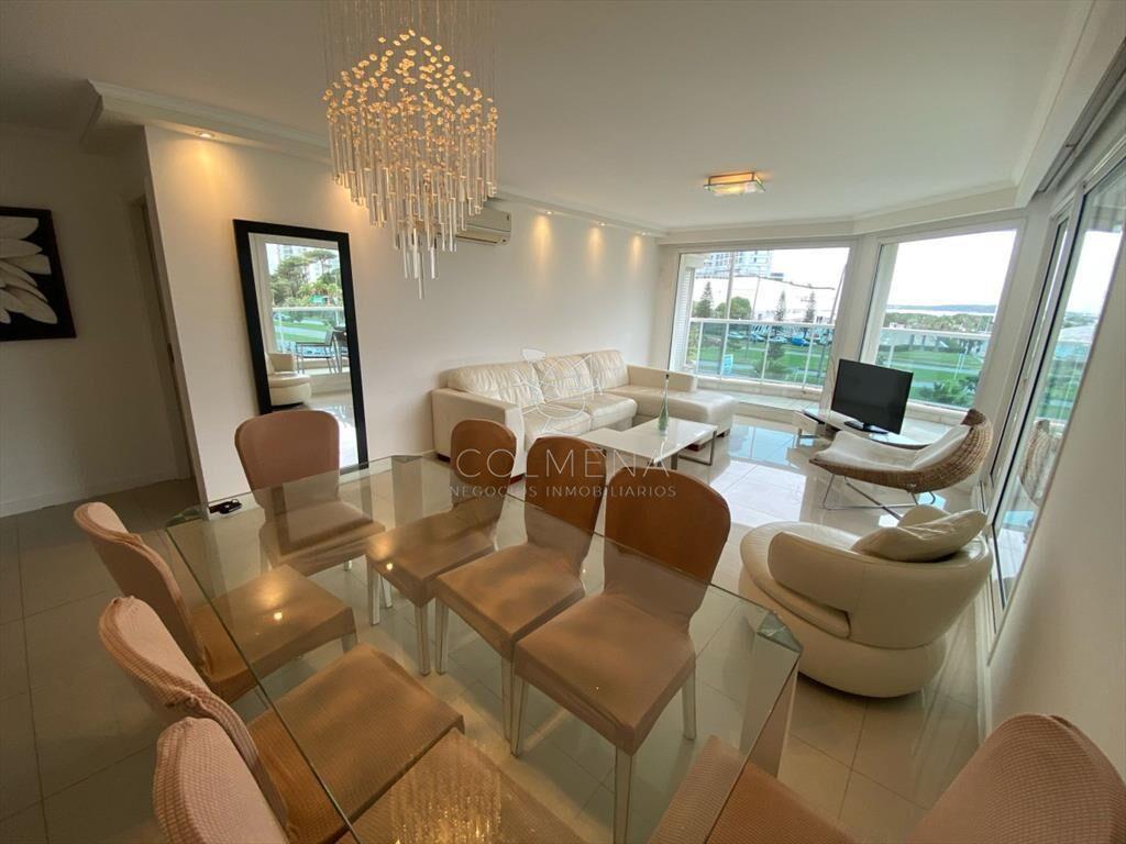 Apartamento en la mansa a solo 100 metros de la playa.