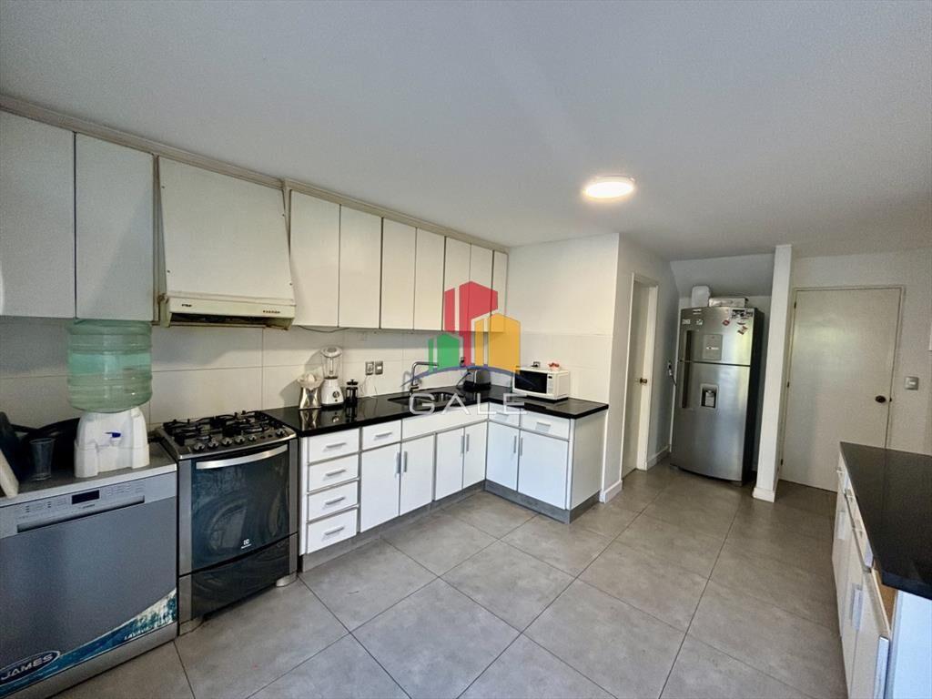 EXCEPCIONAL CASA EN VENTA DE 4 DORMITORIOS