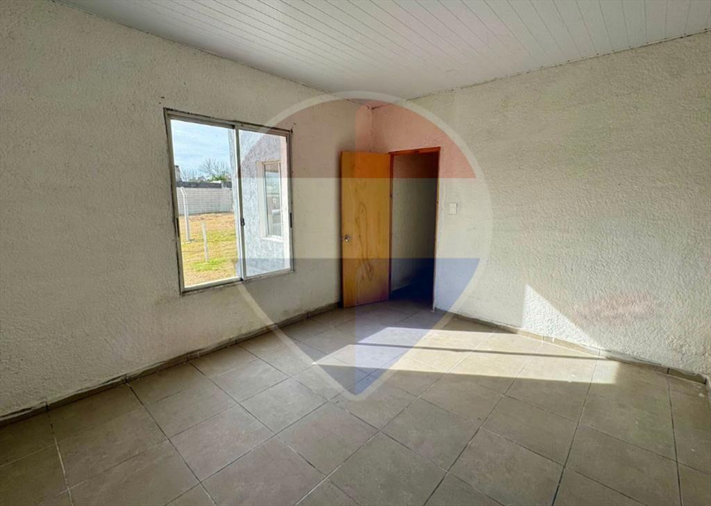 Casa con amplio terreno de 995 m2