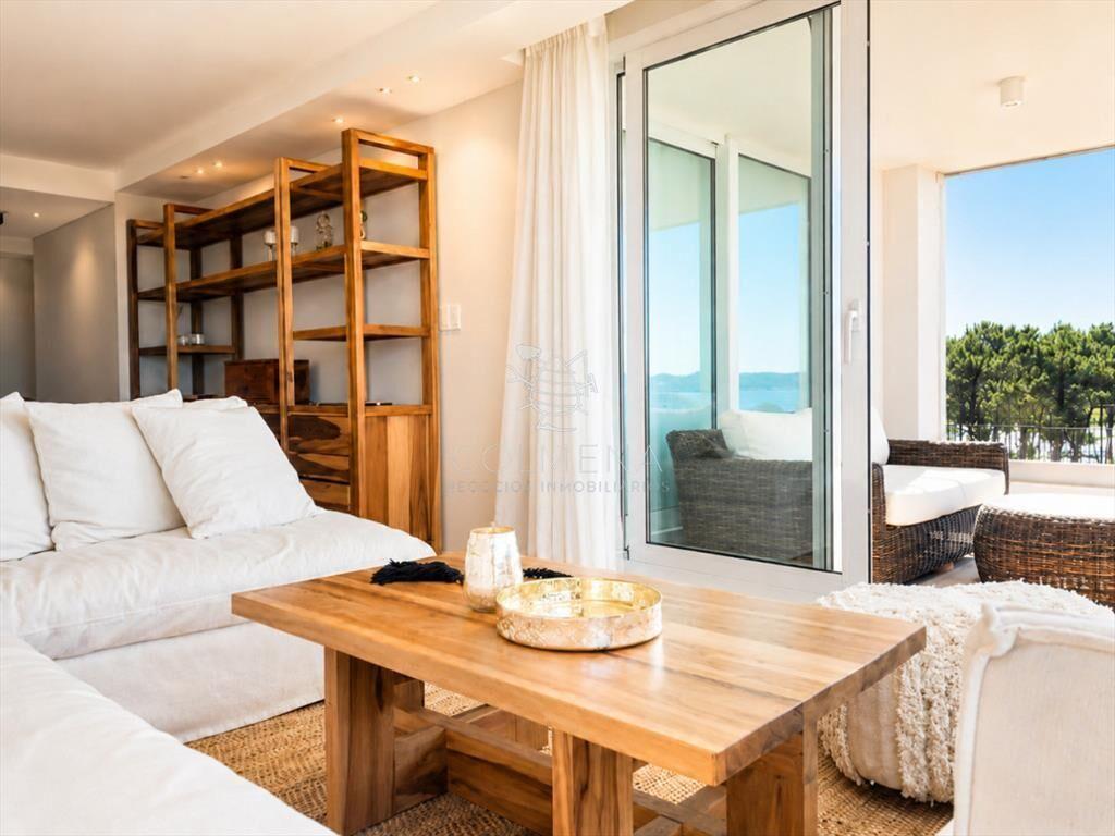 Vende apartamento con vista al mar de 3 suites, en Mansa- P