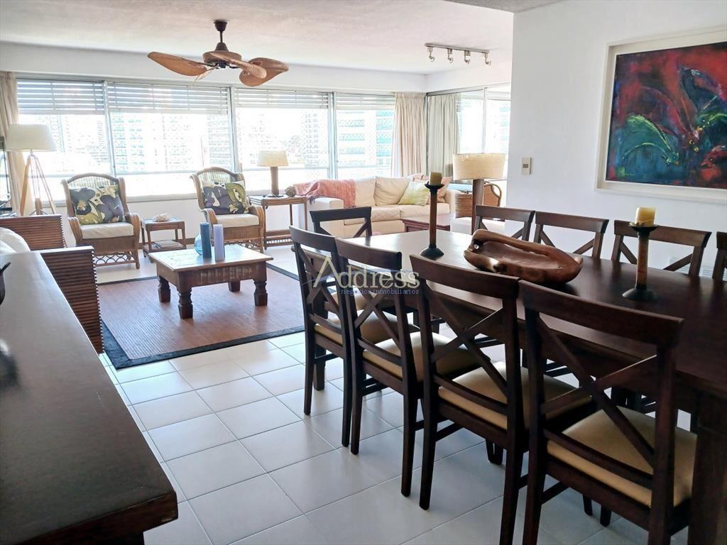 Venta Apto. Rambla Brava 3 dorm. y servicio