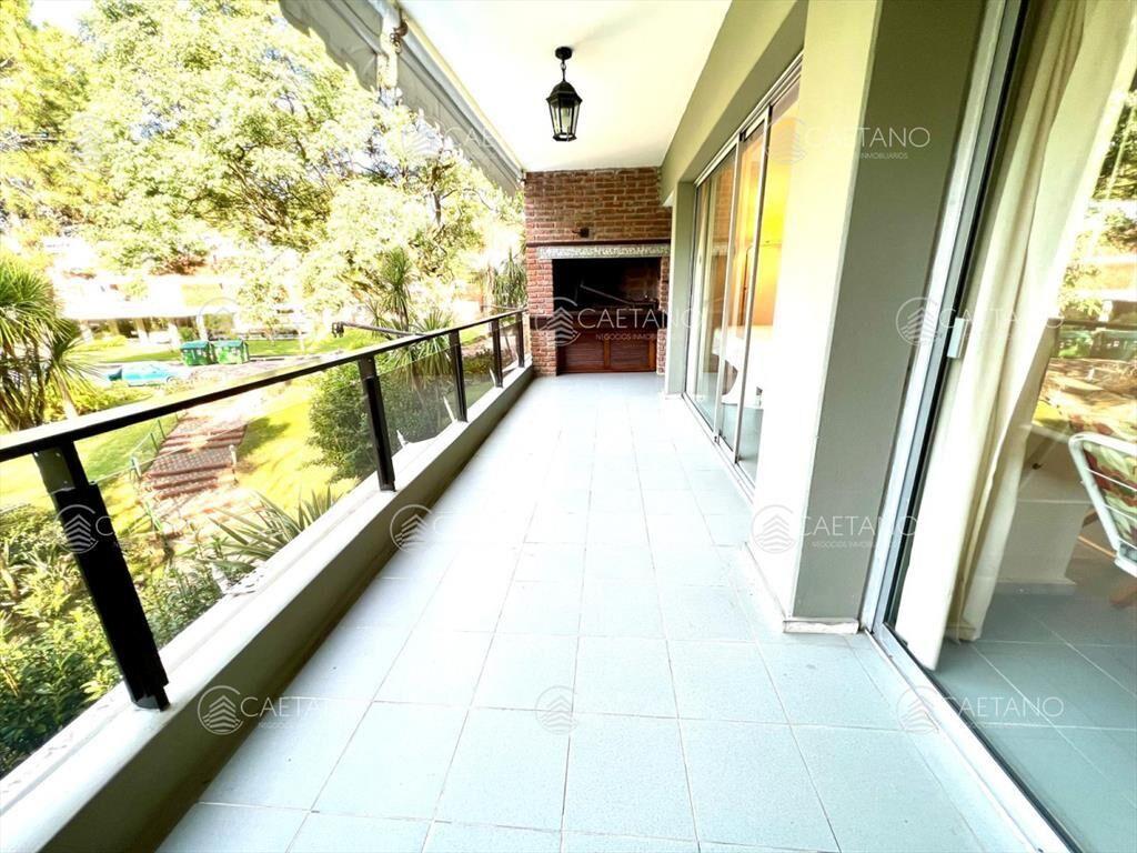 En venta, playa mansa, zona parada 16, de 3 con