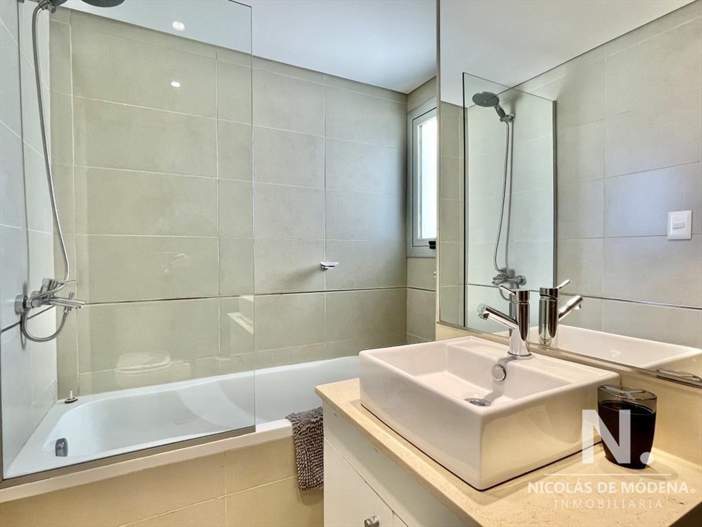 Playa Mansa Punta del Este Apartamento con Parrillero