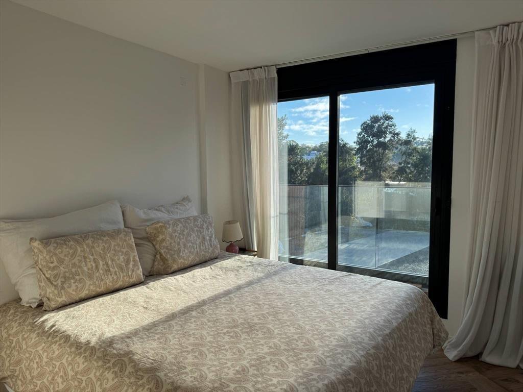 Alquiler de Apartamento en Rambla Costanera con 2 dormitorio