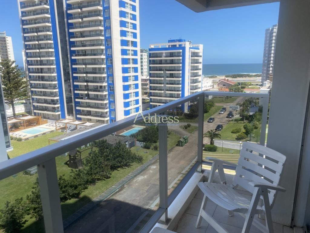 Sobre Av Chiverta a poca distancia de la playa