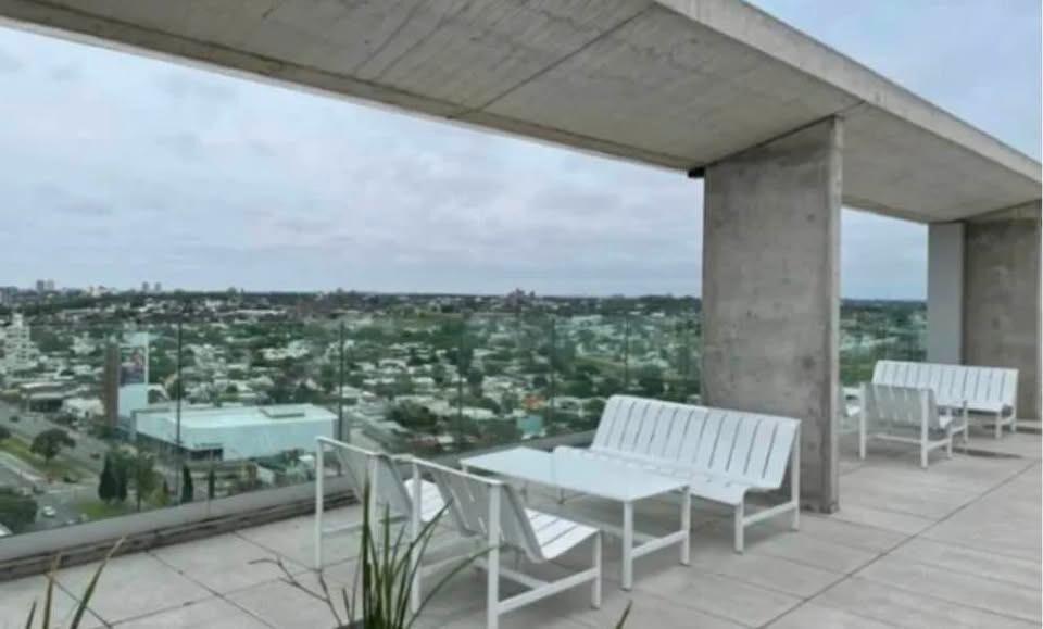 Apartamento en Malvin | Un dormitorio, frente al Plaza Ital