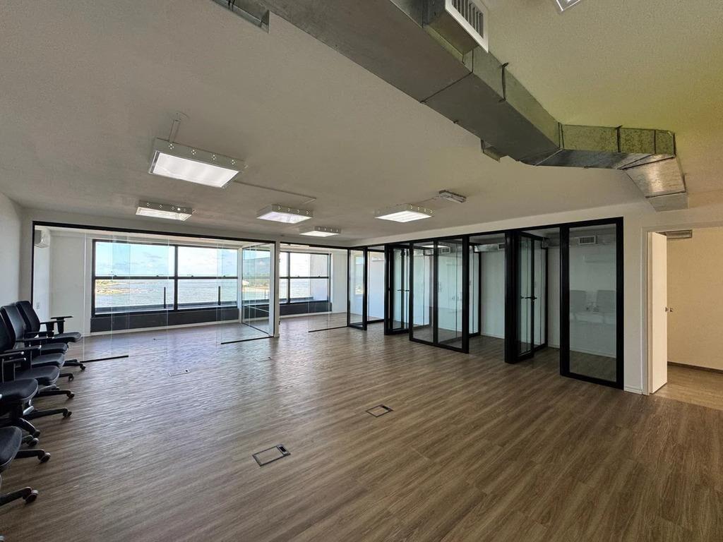 Venta con renta de Oficinas, piso 10 en Marigot Office