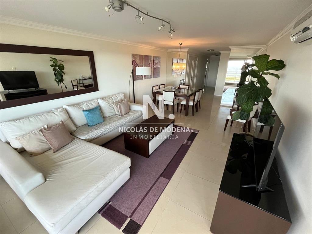 Alquila apartamento con vista al mar de 3 dormitorios en Br