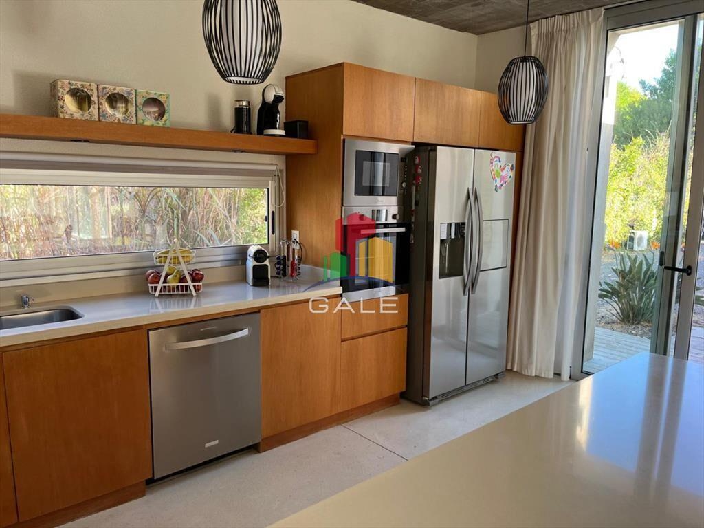 Casa en venta de 3 dormitorios en Punta del Este.