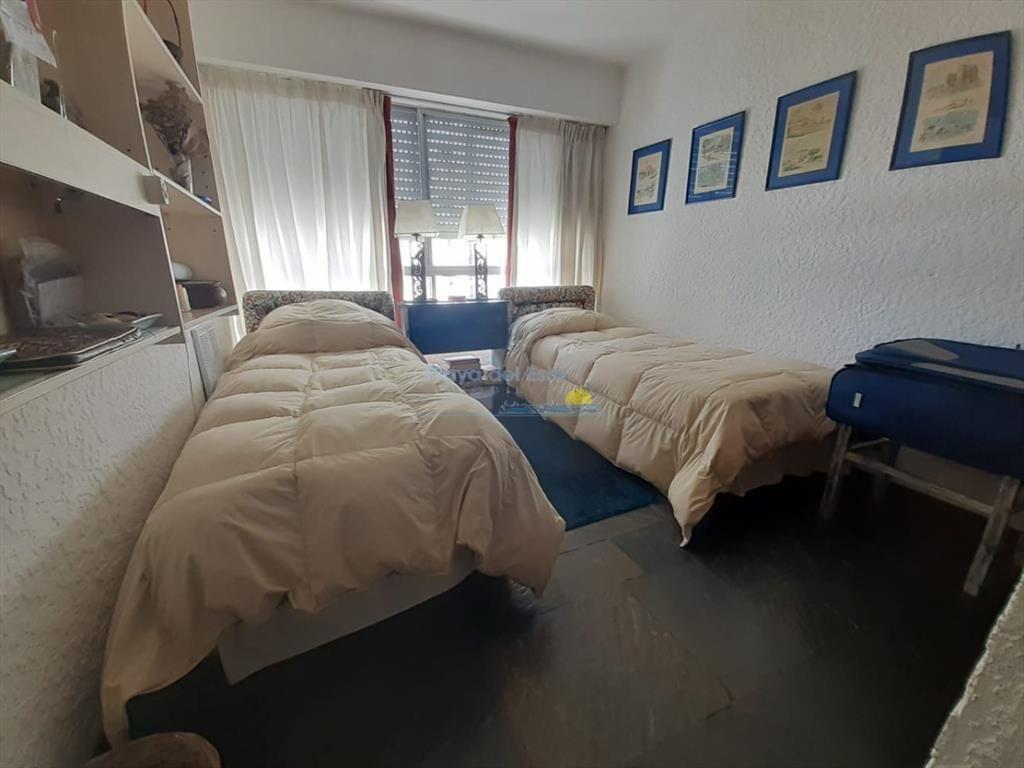Apartamento en Brava, 3 dormitorios *