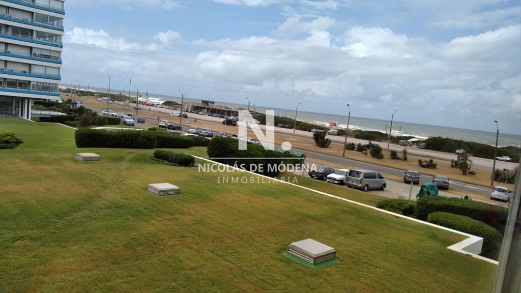 Gran oportunidad de compra en Tiburon, de 3 en