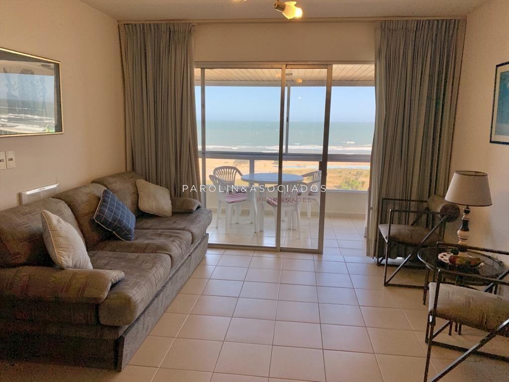 Apartamento en venta frente al mar en Alborada, Punta del E