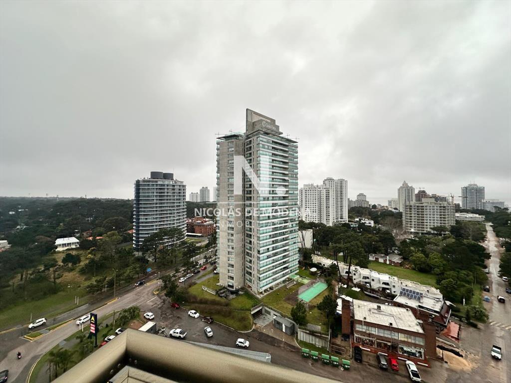 Vende apartamento de 2 dormitorios en Roosevelt,