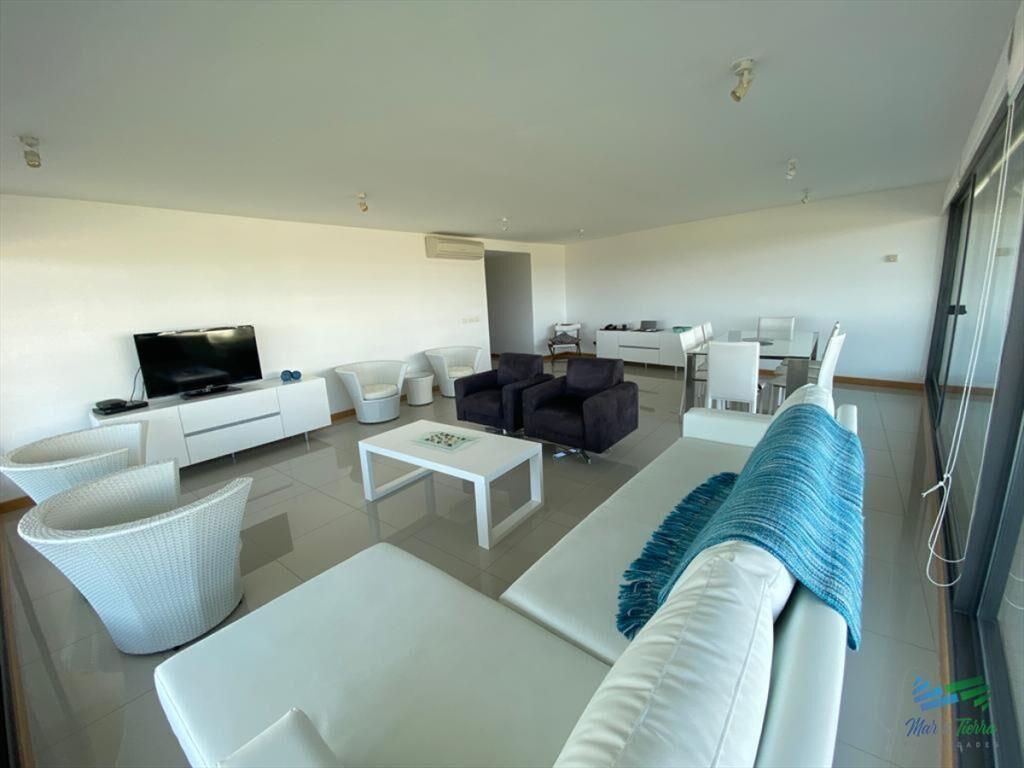 Vendo apartamento 3 dormitorios en brava frente