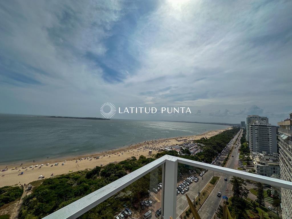 Mansa, pent house sobre primera linea