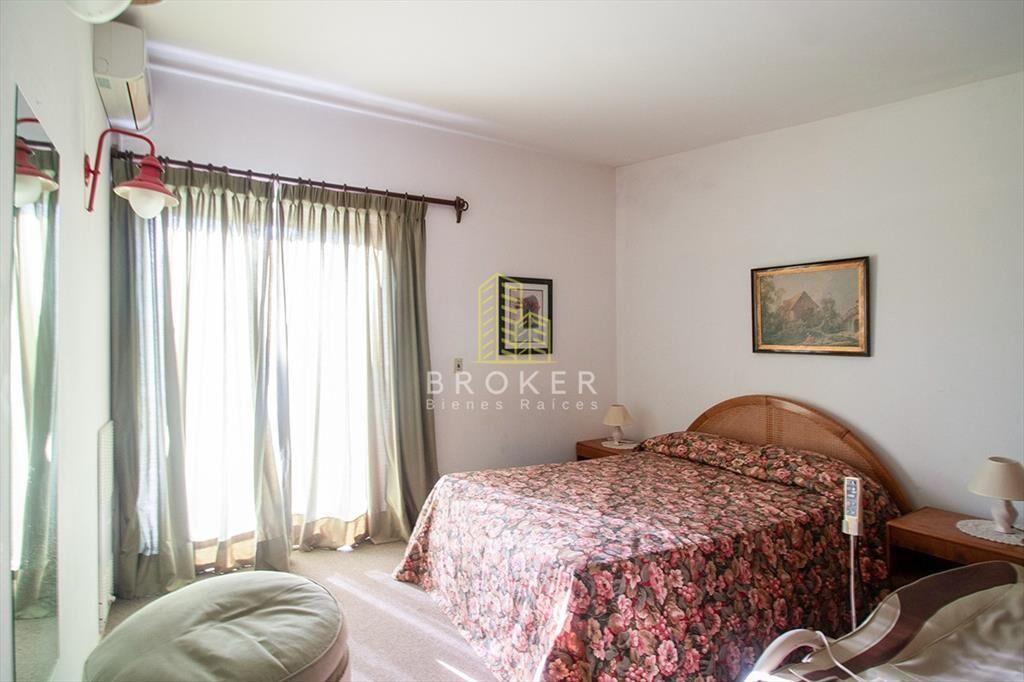Venta de Casa 4 dormitorio con Piscina Playa .