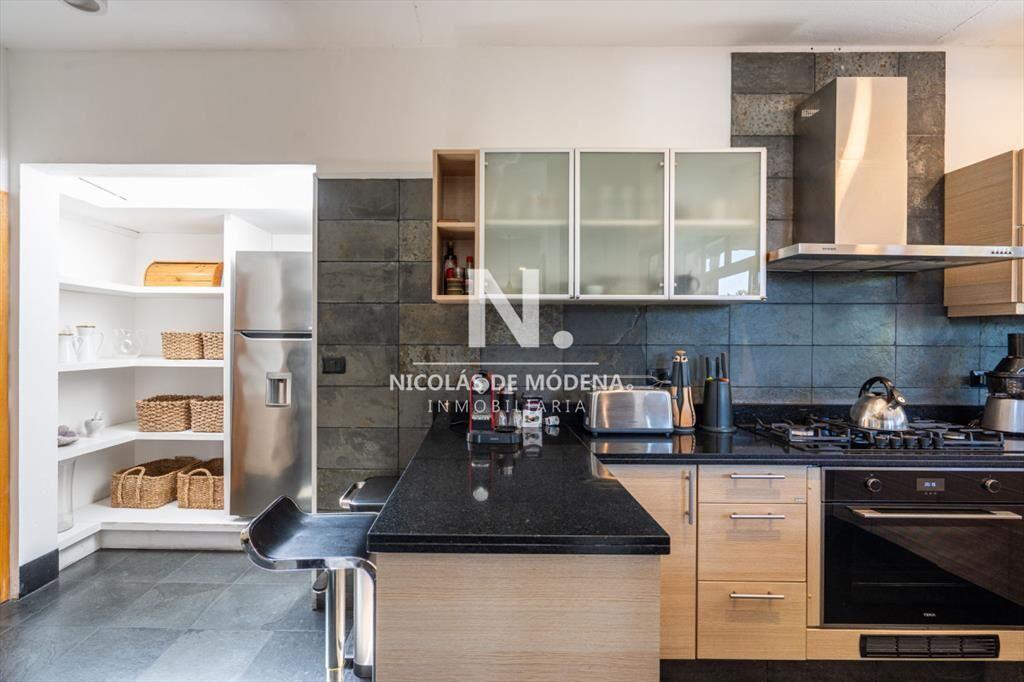 Vende casa en Jose Ignacio, de 4 dormitorios.