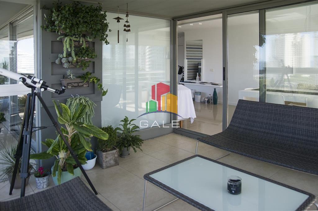 Vende gran apartamento en Brava - Punta del Este