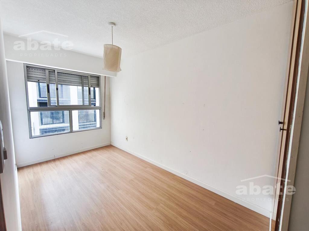 Alquiler Apartamento 2 dormitorios y Garage en Parque Rodó.