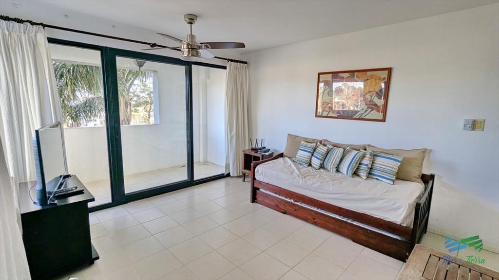 Venta de apartamento 1 dormitorio esquinero con y