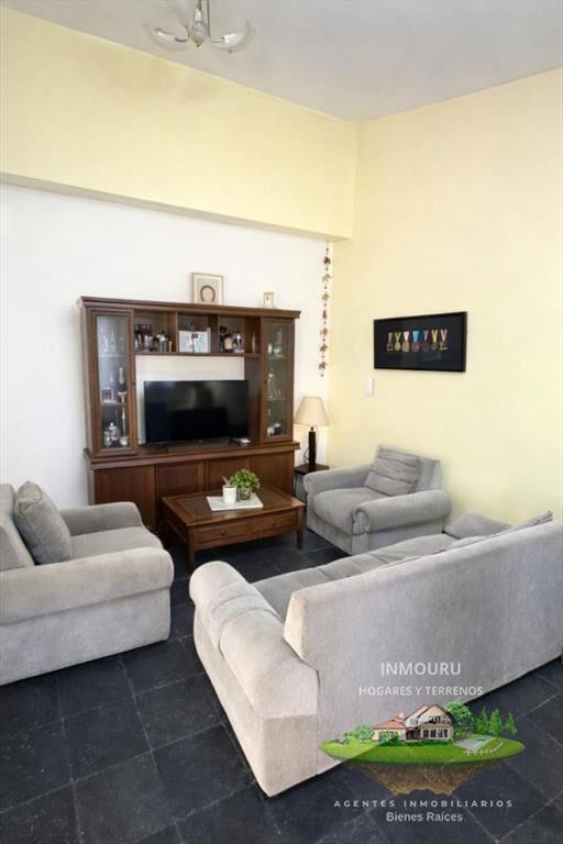 Se vende casa en exclusiva + apto al fondo en la Unión.
