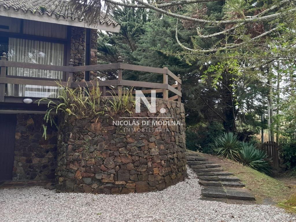 Casa de 3 dormitorios en Venta en Cantegril , del