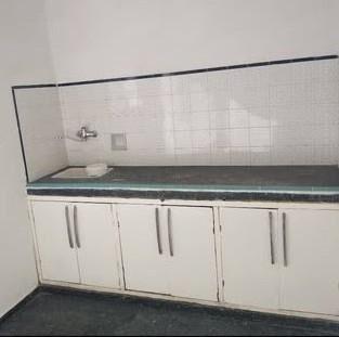 Alquiler Casa 2 dormitorios con amplio jardín fondo y garaj