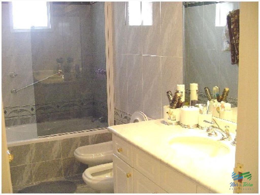 Apartamento en Alquiler y Venta, primera línea,