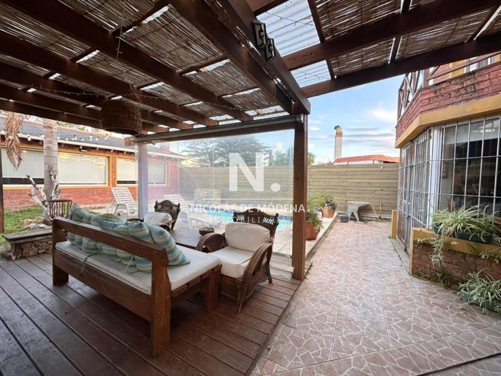 Casa en venta 3 dormitorios con piscina y losa -