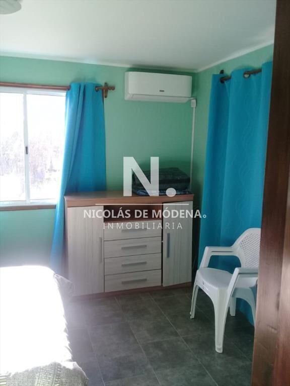 Casa de Cuatro Dormitorios en Manantiales - Venta