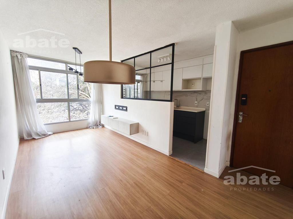Alquiler Apartamento 2 dormitorios y Garage en Parque Rodó.