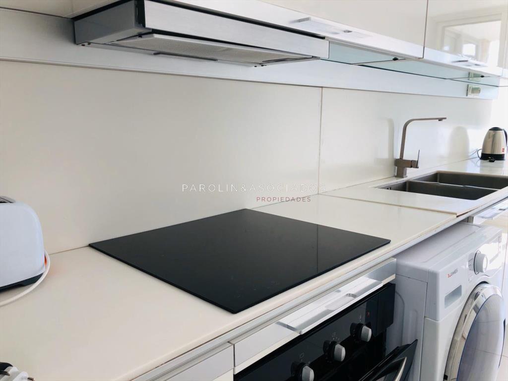 Apartamento en venta en primera línea, edificio