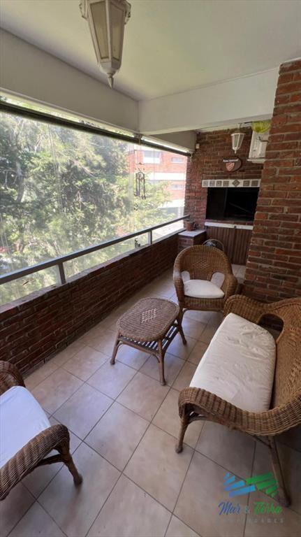 En venta apartamento 3 dormitorios con parrillero